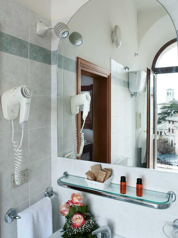 Hotel Windsor Savoia Assisi Exterior photo